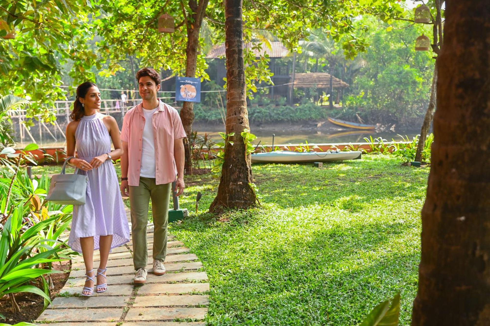 Mandrem Beach Resort, A Member Of Radisson Individuals Retreat エクステリア 写真
