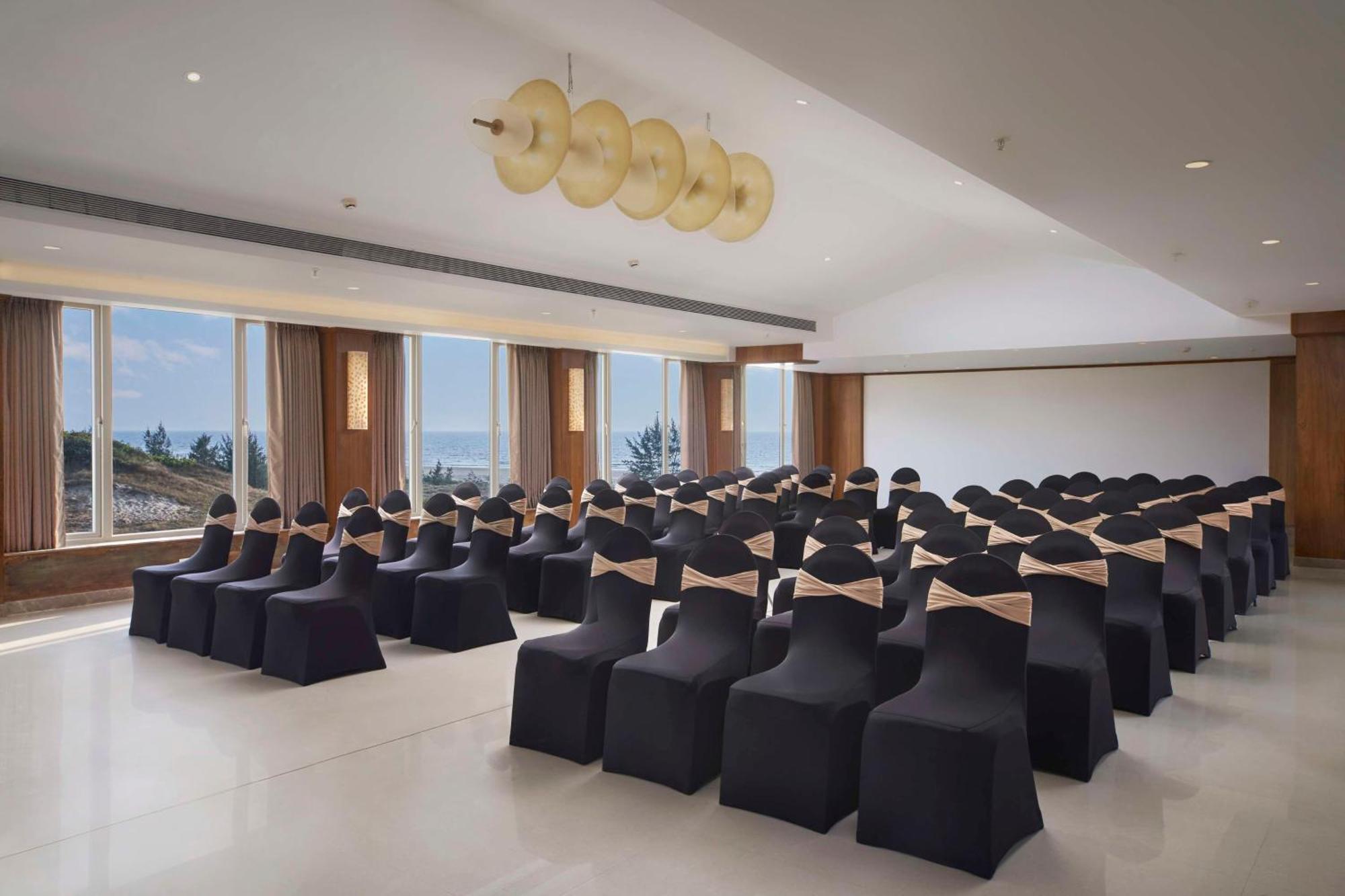 Mandrem Beach Resort, A Member Of Radisson Individuals Retreat エクステリア 写真
