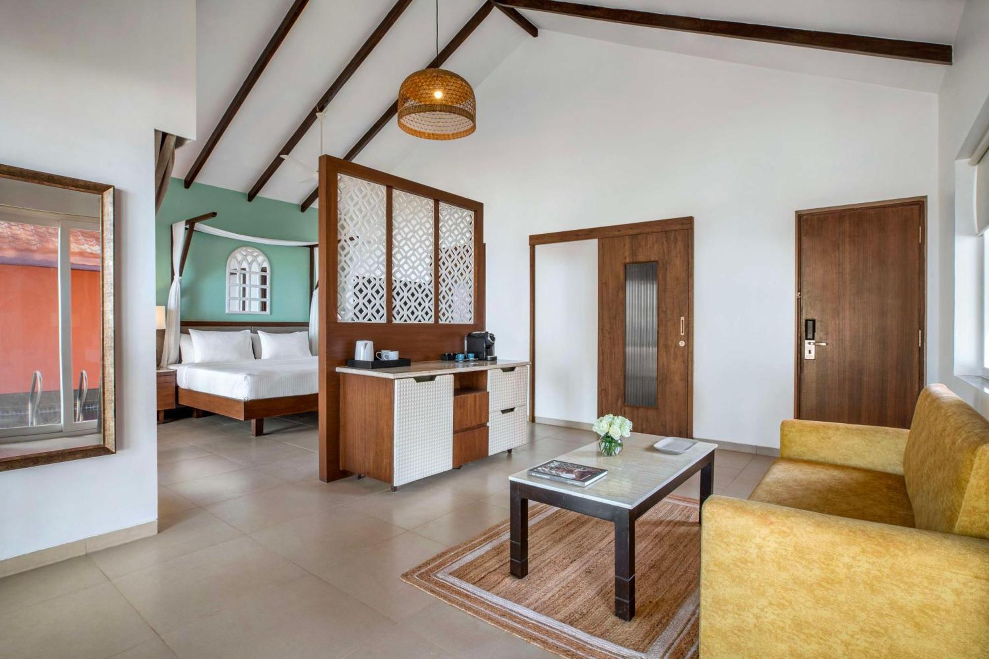 Mandrem Beach Resort, A Member Of Radisson Individuals Retreat エクステリア 写真