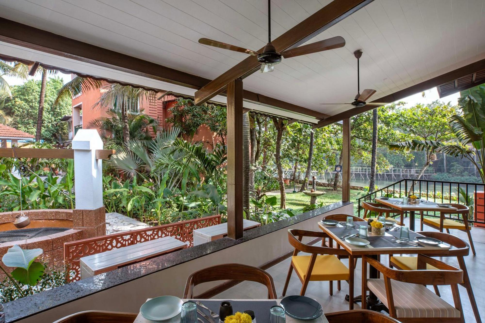Mandrem Beach Resort, A Member Of Radisson Individuals Retreat エクステリア 写真