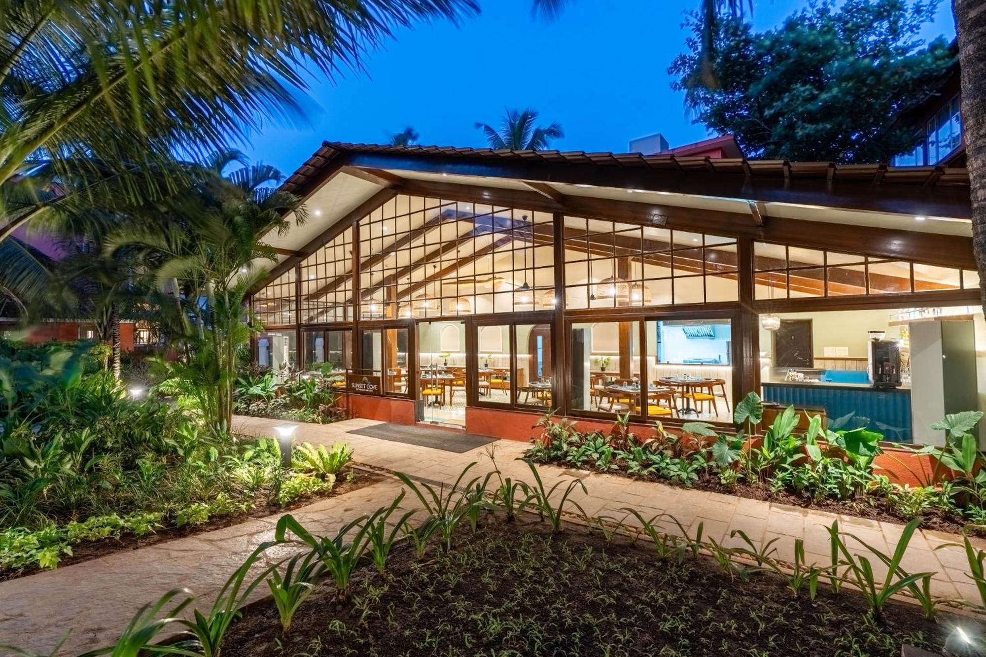 Mandrem Beach Resort, A Member Of Radisson Individuals Retreat エクステリア 写真