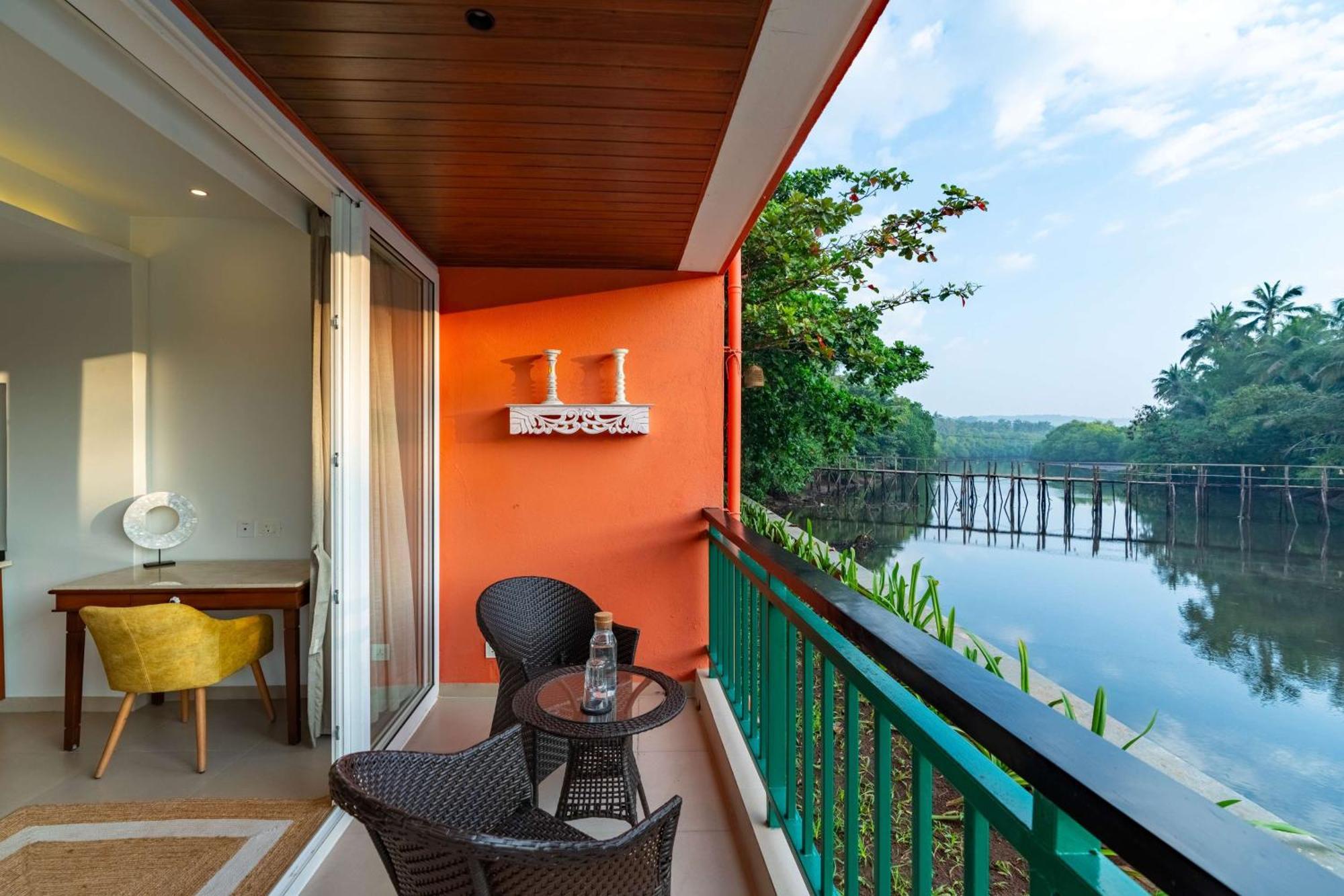 Mandrem Beach Resort, A Member Of Radisson Individuals Retreat エクステリア 写真