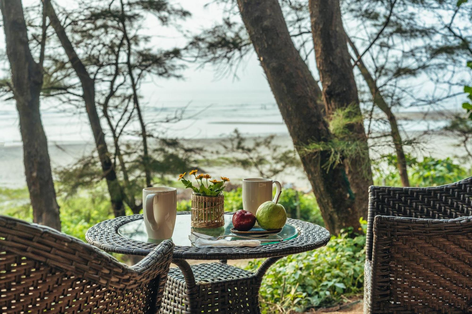 Mandrem Beach Resort, A Member Of Radisson Individuals Retreat エクステリア 写真