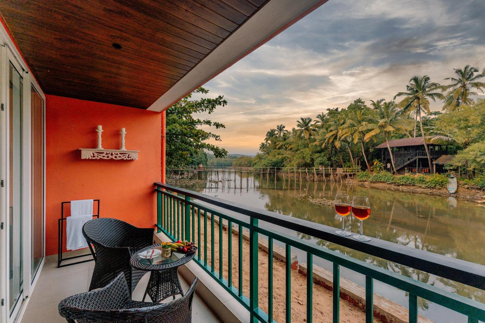 Mandrem Beach Resort, A Member Of Radisson Individuals Retreat エクステリア 写真
