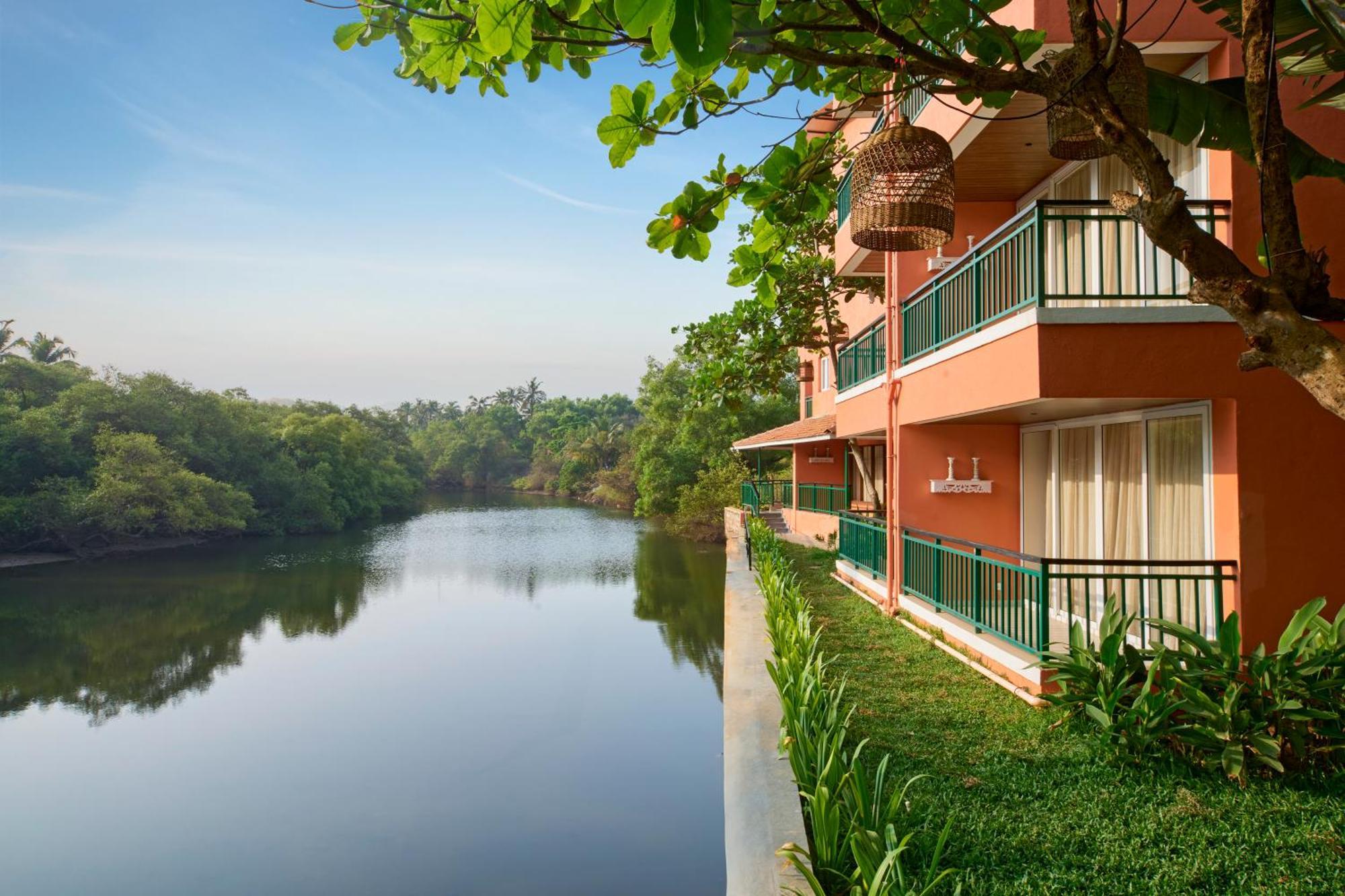 Mandrem Beach Resort, A Member Of Radisson Individuals Retreat エクステリア 写真