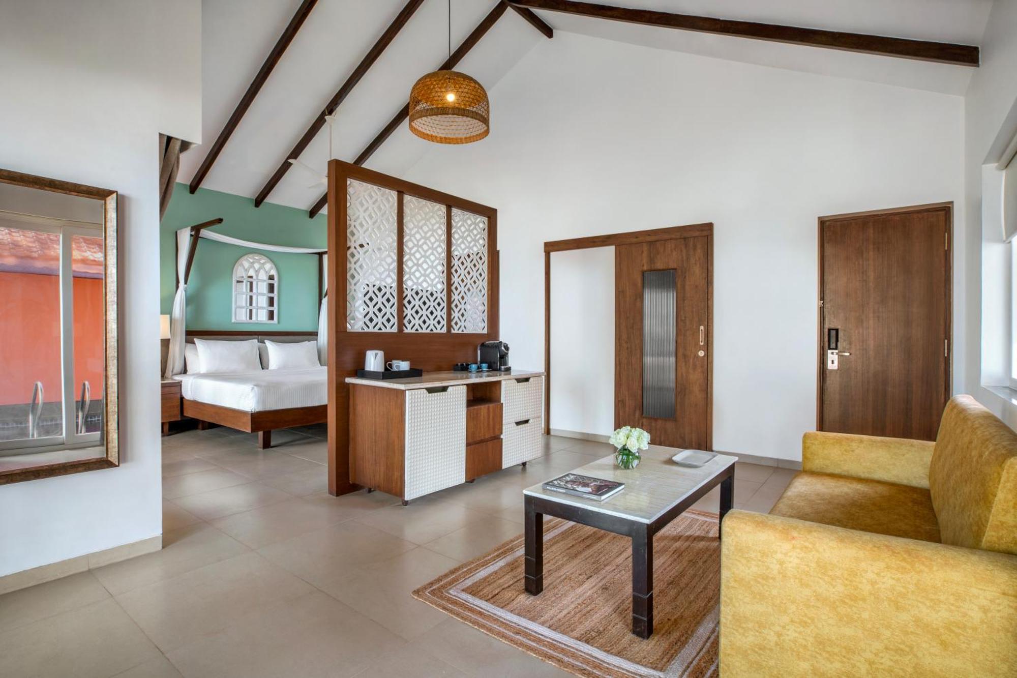 Mandrem Beach Resort, A Member Of Radisson Individuals Retreat エクステリア 写真